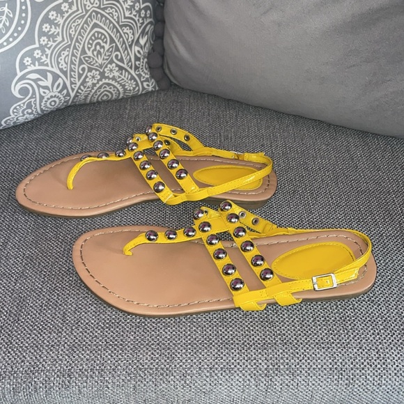 Avon Shoes - Yellow Studded Sandals ☀️